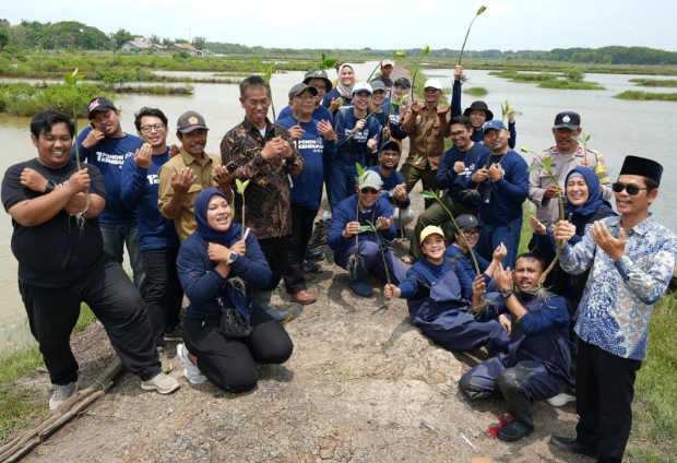 Perkuat Ketahanan Ekosistem Muara Beting, SUCOFINDO Tanam 5.000 Bibit Mangrove