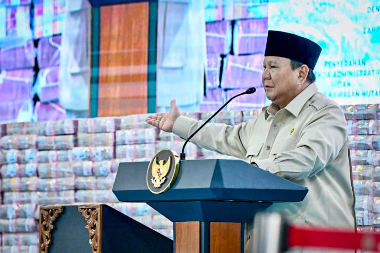 Presiden Prabowo Instruksikan Penurunan Suku Bunga PNM Mekaar Hingga di Bawah 9 Persen